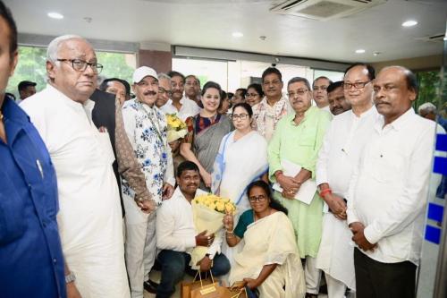 Smt Mamata Banergee met AITC MPs in Delhi